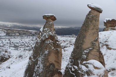 Kapadokya'da Mevsimsel Farklılık Aynı Noktadan Çekilen Fotoğrafa Yansıdı