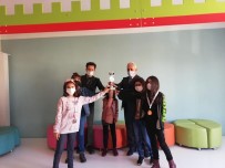 Kozan'lı Minik Bilim Kahramanları İlçenin Gururu Oldular