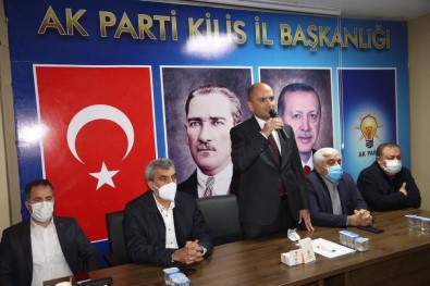 AK Parti'nin Yeni Yönetimi İlk Toplantısını Yaptı