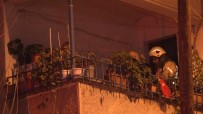 Avcılar'da Alevlerin Yükseldiği Dairede Mahsur Kalan Vatandaşlar Balkona Sığındı Haberi