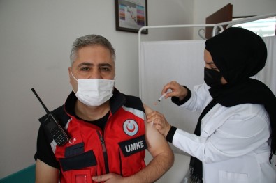 Elazığ'da  UMKE Personeli Covid-19 Aşısı Oldu
