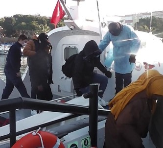 İzmir'de 32 Göçmen Kurtarıldı