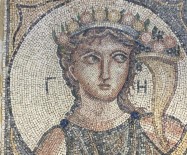 İzmir'de Roma Dönemine Ait Olduğu Değerlendirilen 2 Bin Yıllık Mozaik Ele Geçirildi Haberi
