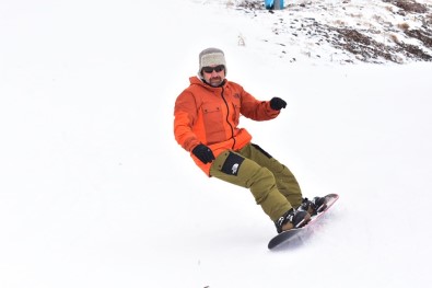 Palandöken Kayak Merkezi'nde Kar Kalınlığı 1 Metreyi Aştı