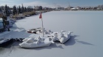 Sivas'ta Sibirya Soğukları, Ulaş Gölü Dondu Haberi