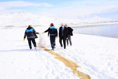 Tuşba Belediyesi, Yaban Hayvanları İçin Doğaya Yem Bıraktı