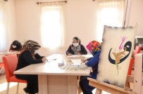 Altındağlı Kadınlar Tezhip Sanatıyla Ev Ekonomisine Katkı Sağlıyor Haberi