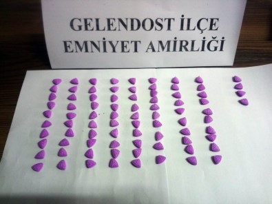 Isparta'da Şüphe Üzerine Durdurulan Şahısların Üzerinden Uyuşturucu Çıktı