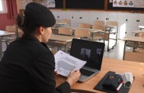 Jandarma EBA Üzerinden Öğrencilere 'Korona Virüs Sürecinde Güvenli İnternet Kullanımı' Eğitimi Verdi Haberi