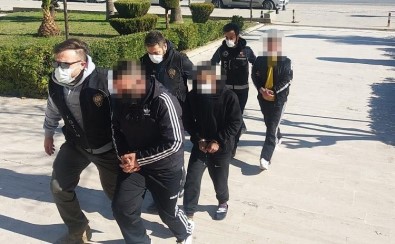 Polisin 'Şok' Uygulamasına Takılan 4 Kişiden 2'Si Tutuklandı