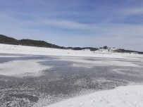 Sıcaklıklar Eksiye Düşünce Süleymanlı Gölü Buz Tuttu Haberi