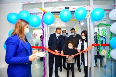 Van YYÜ'de Çocuk Diş Hekimliği Kliniği Açıldı