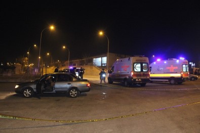 Karaman'da Araçlarının Önü Kesilen 2 Kişi Darp Edilerek Yaralındı