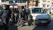 Samsun'da Motosiklet Hafif Ticari Araçla Çarpıştı Açıklaması 1 Yaralı