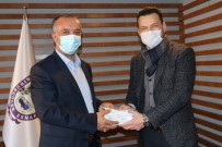 Çankaya'dan Minibüsçülere Maske Desteği