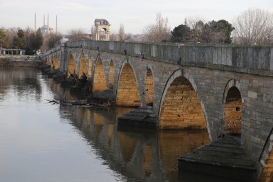 Yağışlar Sevindirdi Ama Çiftçinin Gözü Karda