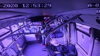 Metrobüste Unutulan Çantayı Teslim Etmek Yerine Alan Şahıs Gözaltına Alındı Haberi