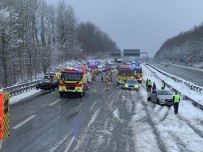 Almanya'da Kar Hayatı Felç Etti