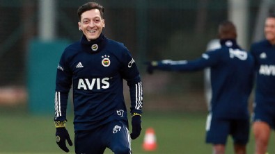 Fenerbahçe yeni transferi Mesut Özil'in maliyetini açıkladı