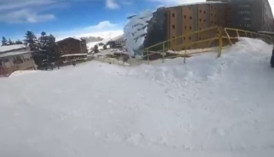 Kayakçılar Uludağ'da Tehlikeyi Böyle Atlattı