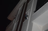 Malatya'da 3'Üncü Katın Penceresinden Atlayan Genç Kız Ağır Yaralandı