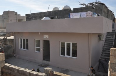 Mardin'de Büyük Dayanışma Örneği Açıklaması Evi Yanan Aileye Yeni Ev Yaptılar