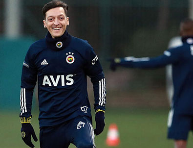 Mesut Özil, Kayserispor maçında oynayacak mı?