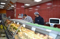 Sultanbeyli'deki Gıda Denetimlerinde 75 İşletmeye 557 Bin Lira Ceza Kesildi Haberi