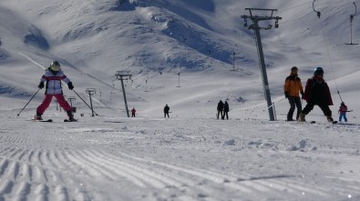 Van'da Kayak Sezonu Bu Yıl Da Geç Başladı