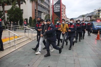 Antalya'da Eş Zamanlı 'Dalgakıran' Operasyonunda 20 Şüpheli Daha Adliyeye Sevk Edildi