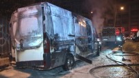 Bahçelievler'de Ticari Minibüs Alevler İçinde Kaldı Haberi