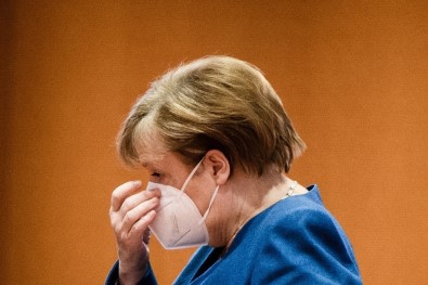 Merkel, Mutasyon Virüsün Yayılmasını Engellemek İçin Seyahat Yasağı Getirmeyi Hedefliyor