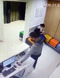 (Özel) İstanbul'da Hastanede Kaşla Göz Arasında Hırsızlık Kamerada Haberi