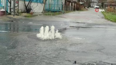 Arnavutköy'de Sahil Yolu Sular Altında Kaldı