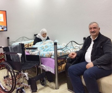Başkan Turanlı'dan Yaşlı Engelli Anneye Sürpriz Ziyaret