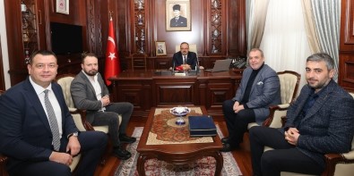 Bursaspor Başkanı Erkan Kamat Ve Yönetim Kurulu, Bursa Valisi Yakup Canbolat'ı Ziyaret Etti