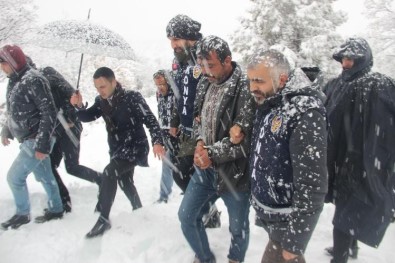 Cesedi Gömdükleri Yeri Gösterdi, 'Bana Bu İş Zorla Yaptırıldı' Dedi