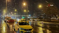 İstanbul'da Kar Yağışı Etkili Oluyor Haberi