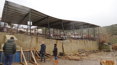 Manisa'da Düğün Salonu Yağmur Nedeniyle Çöktü