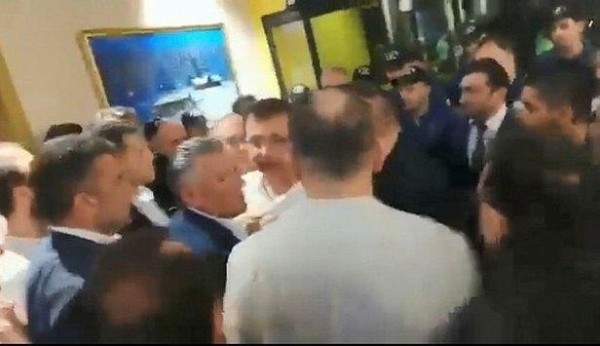 CHP'li Ekrem İmamoğlu'nun valiye hakaret davasında gergin anlar! Hakim: Her gelen avukat gerginlik çıkartmaya çalışıyor