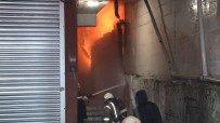 Kağıthane'de Oto Yıkama Merkezinde Çıkan Yangın Paniğe Yol Açtı Haberi