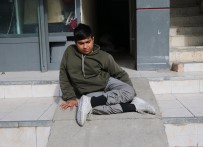 Kısıtlamada Engelli Gencin Akülü Tekerlekli Sandalyesini Çaldılar