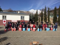 Sincik'te 150 Öğrenciye Çeşitli Hediyeler Verildi Haberi
