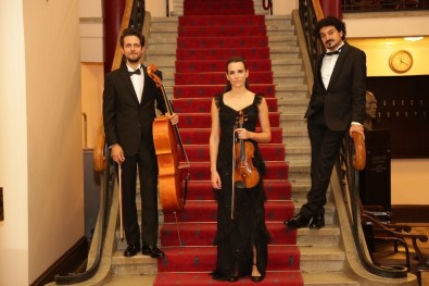 Süreyya Operası Beste Yarışmasının Kazananları 'Piyanolu Üçlüler' Albümünde Bir Araya Geldi