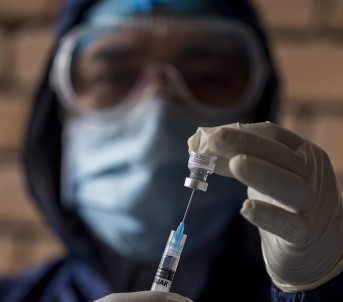 Avrupa İle Astrazeneca Arasında Aşı Savaşı