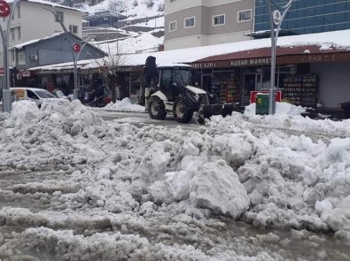 Çukurca'da Kar Temizleme Çalışması