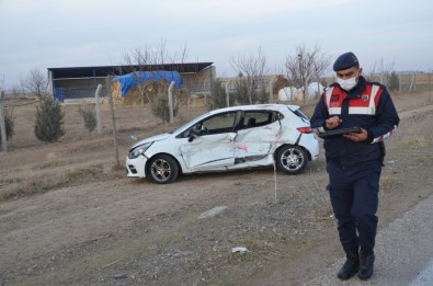Konya'da Kamyon İle Otomobil Çarpıştı Açıklaması 3 Yaralı