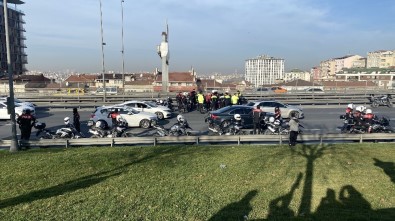(Özel) E-5 Karayolu'nda Kaza Geçiren Motosikletli Polisin Yardımına Meslektaşları Koştu