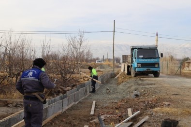 Karın Yağmadığı Erzincan'da Belediye Çalışmalarının Sezonu Uzadı