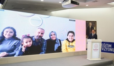Milli Eğitim Bakanı Ziya Selçuk, Ağrılı Çalışoğlu Ailesi İle Bir Araya Geldi